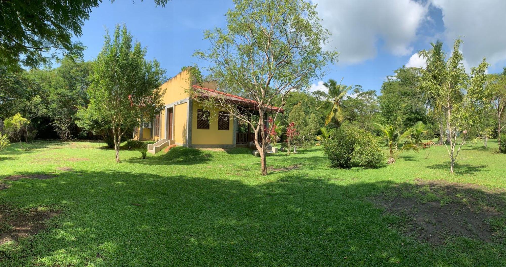 Villa De Lagoon View Тангалла Экстерьер фото